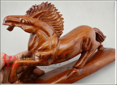 26cm整木雕马工艺品 红木小马的摆放艺术与风水讲究